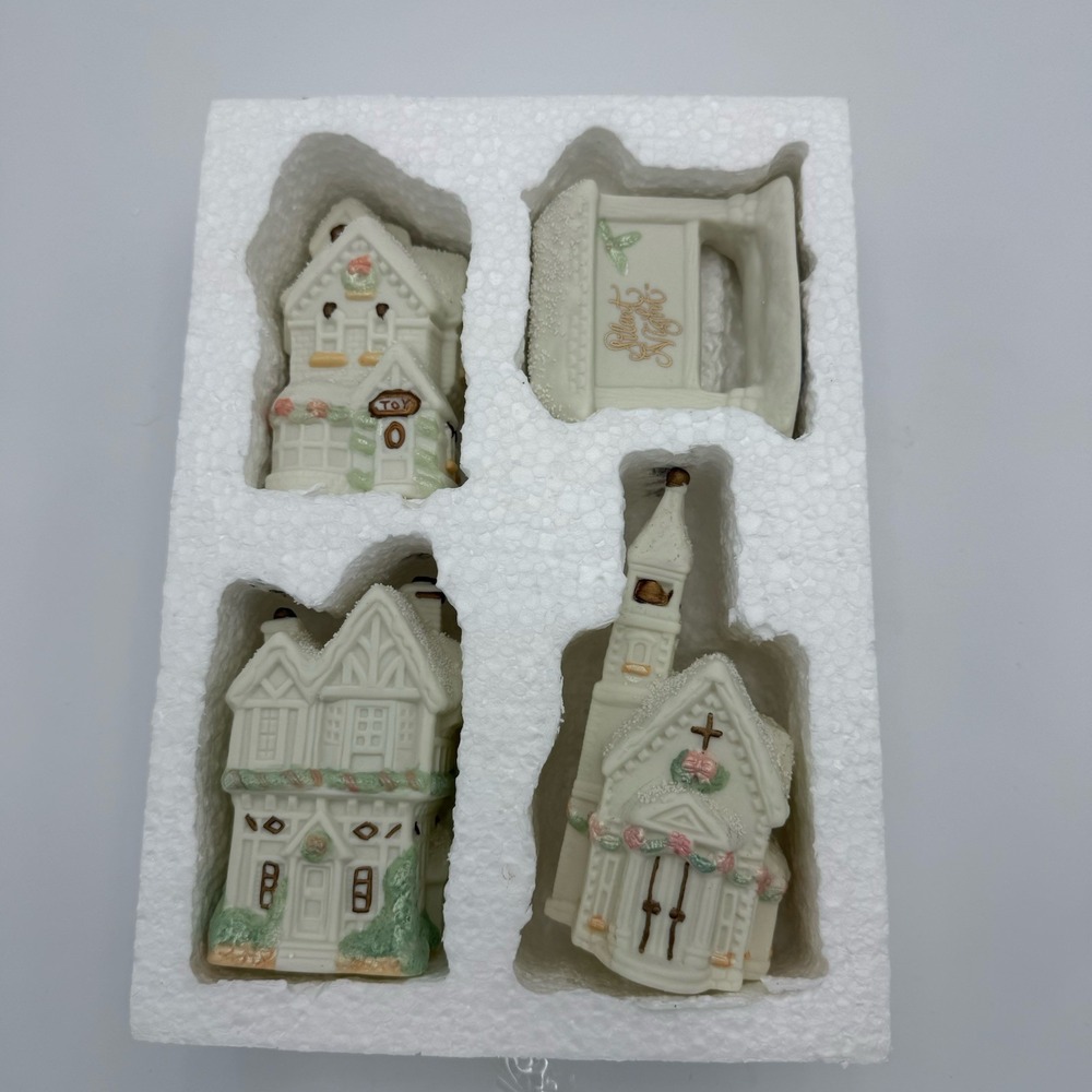 Vtg Carlton Cards Village Houses Figure Holiday Decor Church Cottagecore Cream - Picture 15 of 16